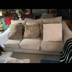 🥰BEAUTIFUL GENUINE LEATHER SOFA  SEATS 3 PEOPLE  AND OTHER BEIGE SOFA $200 EACH🥰