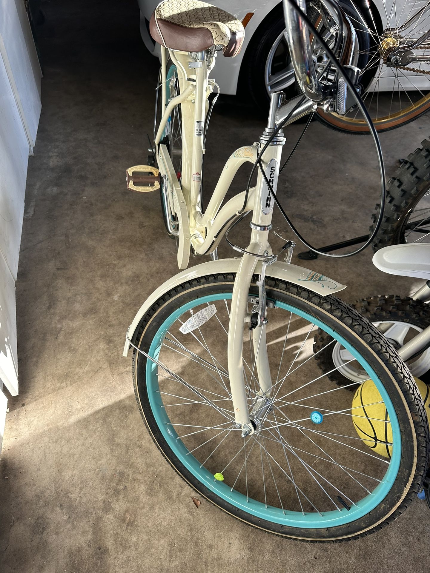 Women’s 26” Schwinn Beach Cruiser 