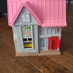 Fisher Price Lillte People Doll House