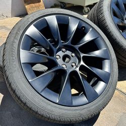 (4) 2024 OEM 20” TESLA MODEL Y INDUCTION RIMS TPMS OEM 255/40R20 Goodyear 80%