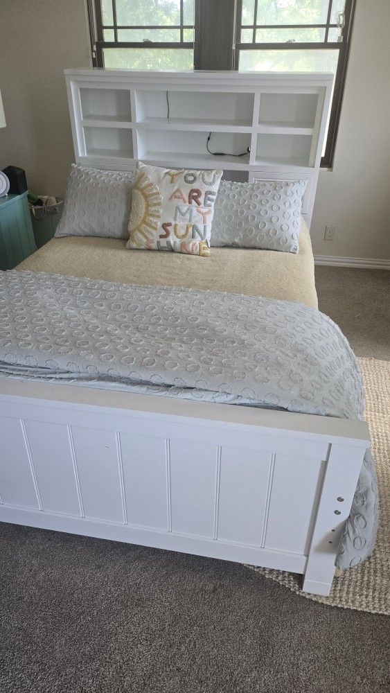 Full Size Bed Frame & Mattress