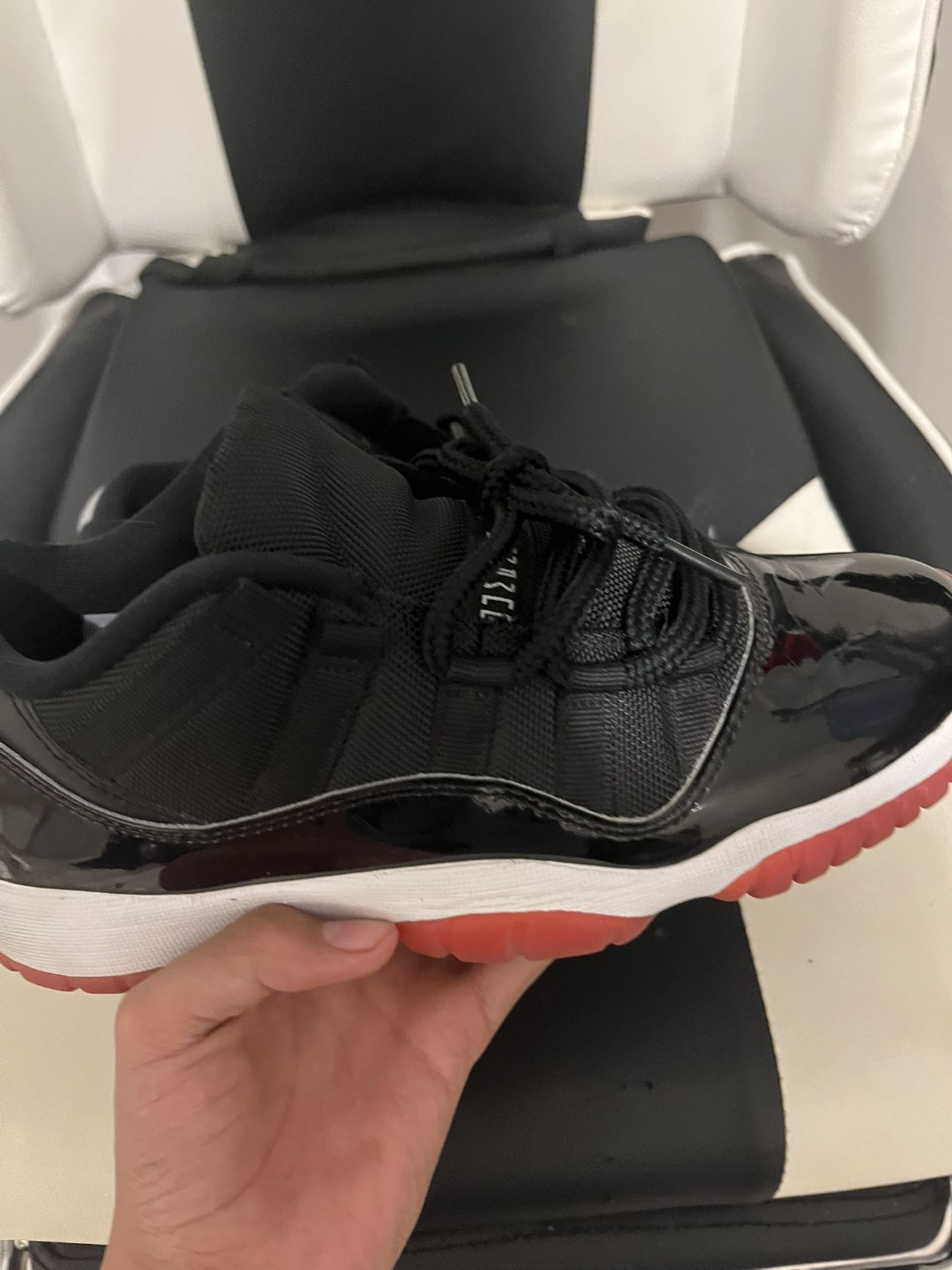Jordan 11 low bred’s. Size 6y