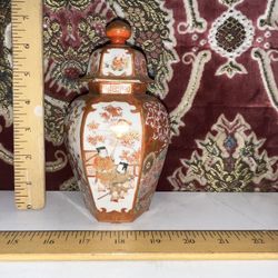 Antique Japanese Kutani Porcelain Covered Jar