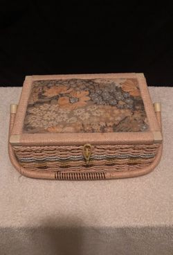 Vintage sewing kit 11 by 7.5 by 4.75 with handle