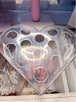 Heart shape flower base
