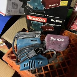 Makita Finishing Sander BO4550