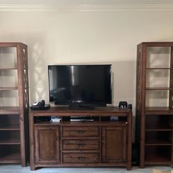 Livingroom Console/ TV Stand