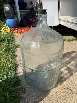 5 gallon carboy with rubber cork