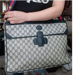 Authentic Vintage Gucci Interlocking GG Monogram Supreme Clutch Portfolio Laptop Crossbody Bag 