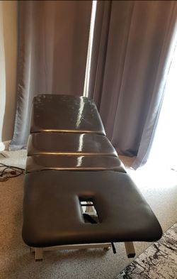Adjustable chiropractor/ Massage/ Physical therapy table