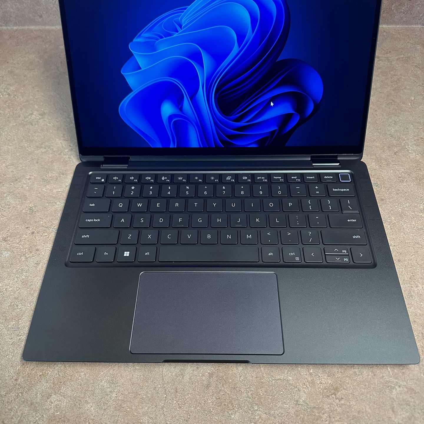 Dell 13" New Laptop 12th Gen Intel i7, with 32Gigs of DDR5 Ram. Wi-Fi 6 and a 5G Cellular