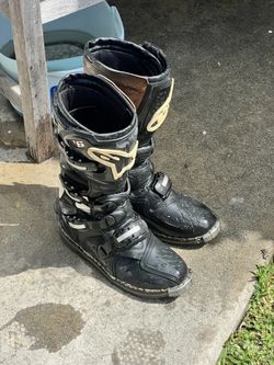 Moto Boots