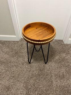 Round Wood Accent Table with Hairpin Legs