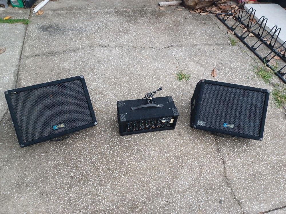 2 Yorkville Y115 PERFORMANCE SERIES 15 Inch Monster Speakers with Yorkville MM6 6-Channel Powered Mixer #400
Everything For $140 FIRM 