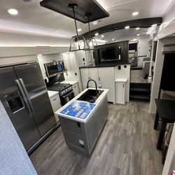 2025 Jayco North Point 382FLRB NEW!!!
