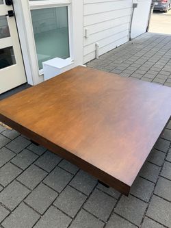 Naples Cocktail Table - 52x52