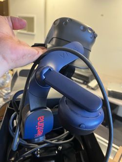 HTC Vive Pro 2 VR Headset HMD only- 5k resolution PCVR w / integrated audio Small crack in one of the external lens. Check the picture for more detail
