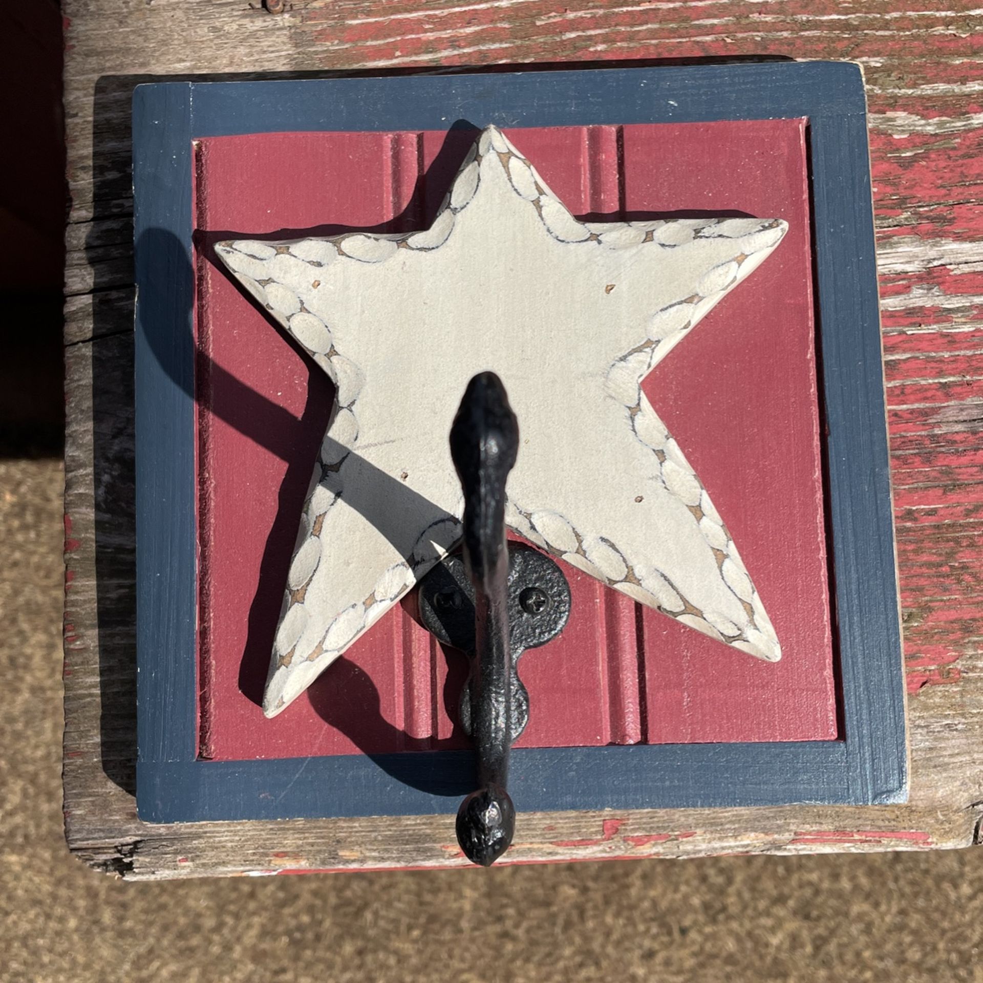 Americana towel rack