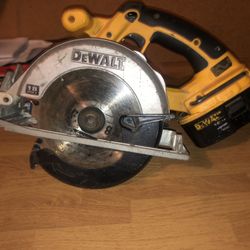 dewalt saw