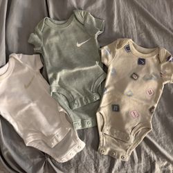 Newborn NIKE onesies 3 Piece