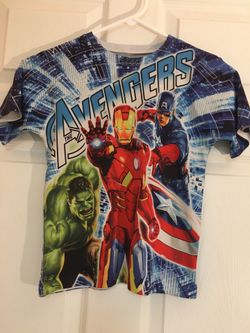 Cartoon Network Boys Size Large Marvel Avengers Athletic Shirt. Bright Graphics.