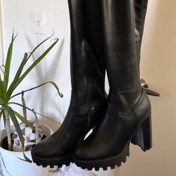 Tight High boots Size 7