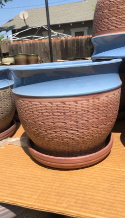 Pots for saleee