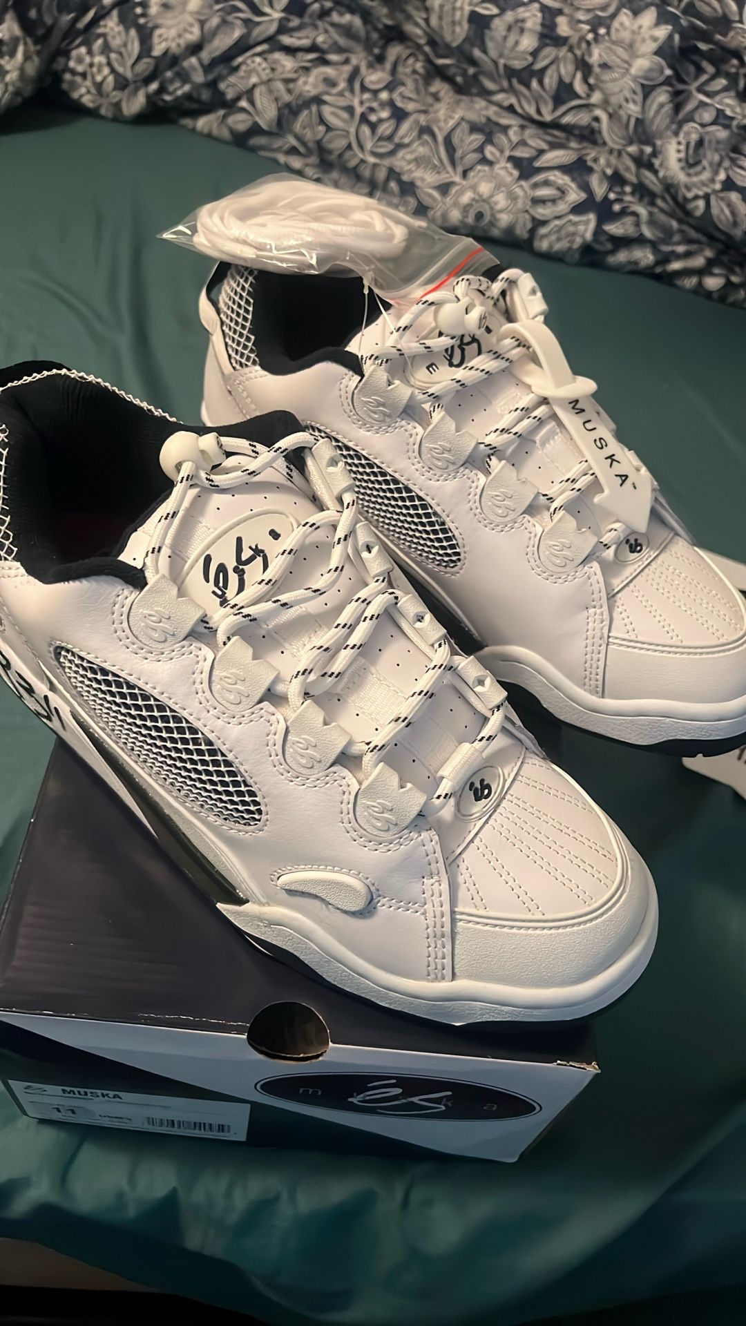 Es Muska Signed Skate Shoe + Backpack