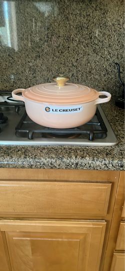 NEW Le Creuset Signature Round Dutch Oven 4.5 Qt (24 cm) – Pêche – Made in France