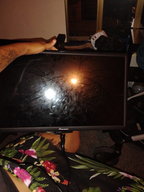 Small TV Delivery $10 No Remote