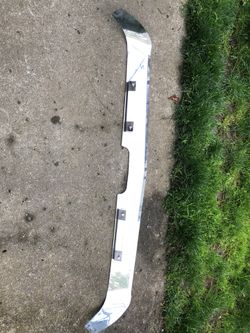 Windshield stone deflector