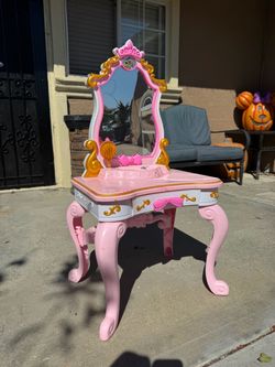 “ princess “ vanity