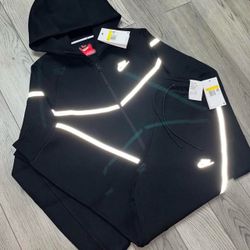 Nike Tech  Full Set Black Reflective - Large - Brand New