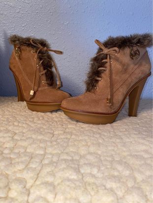 Michael Kors Women Carlie Suede Faux Fur Trim Lace Up High Heel Ankle Boots 8