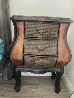 Vintage (set of 2) Bombé-style three-drawer accent chest/nightstand
