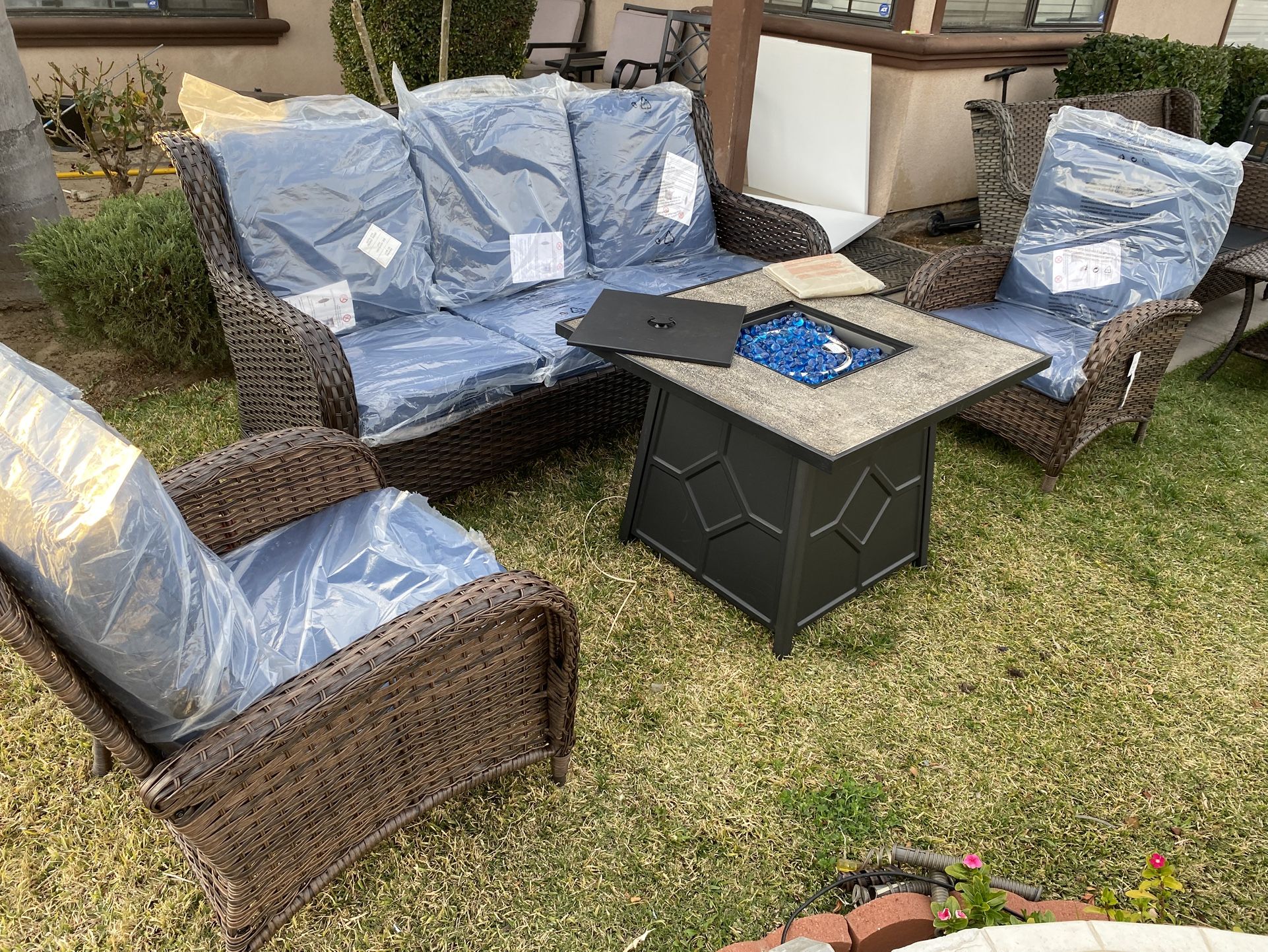 Brand New Patio Set Fire Pit Propane 