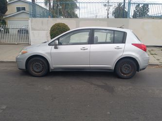 2008 Nissan versa