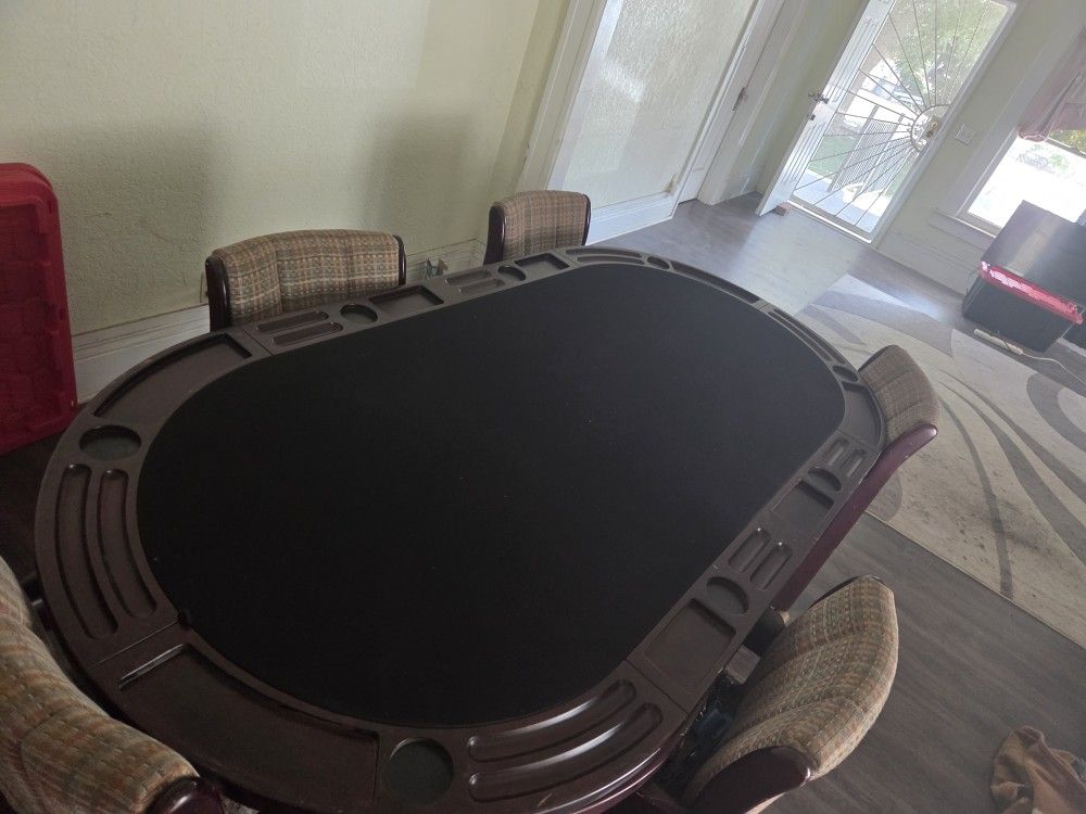 Dinning / Texas Holdem Table With 5 Chairs