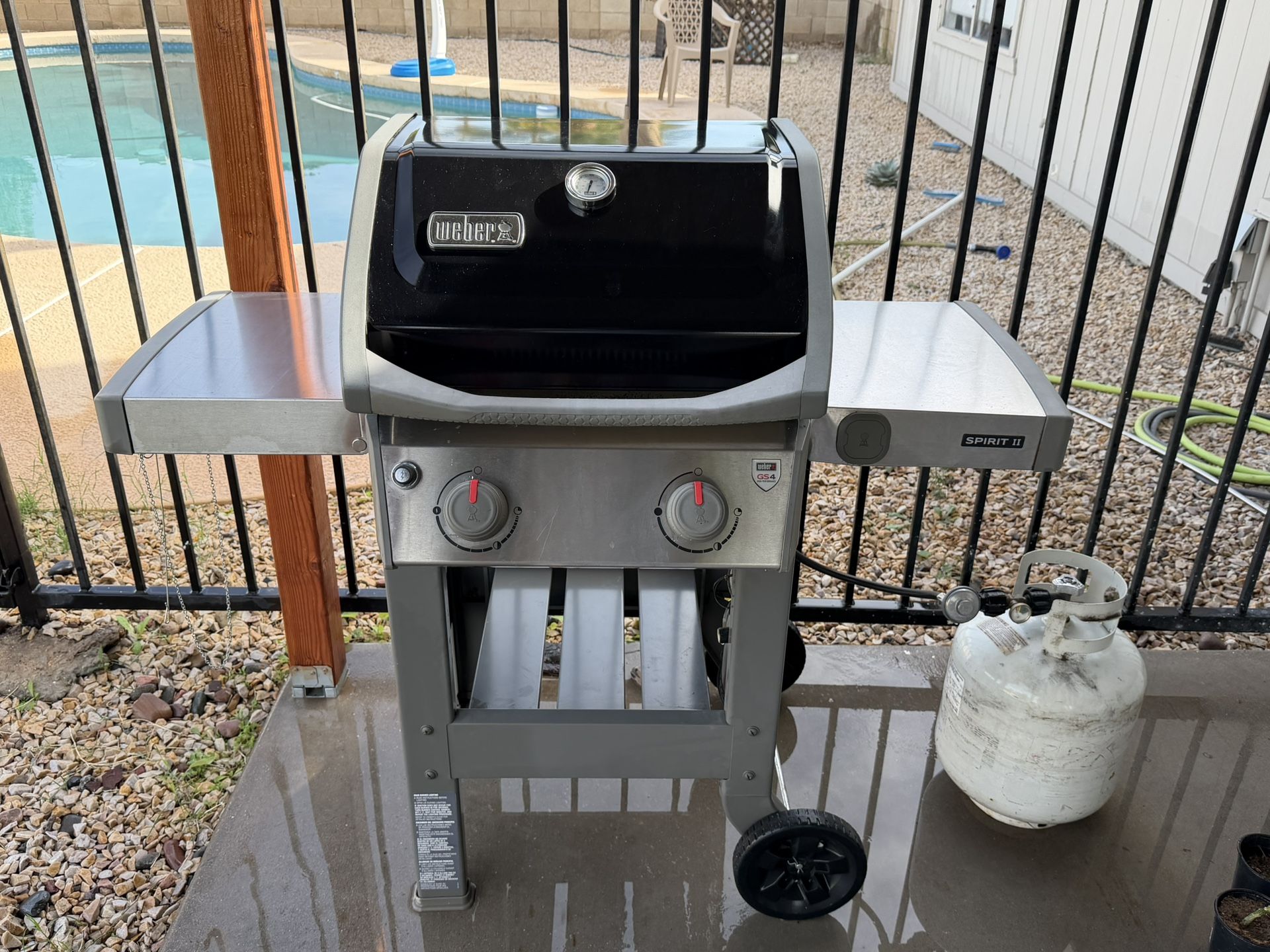 Webber Grill BBQ Spirit 2 Great Condition. Cleaned Ready To Use.