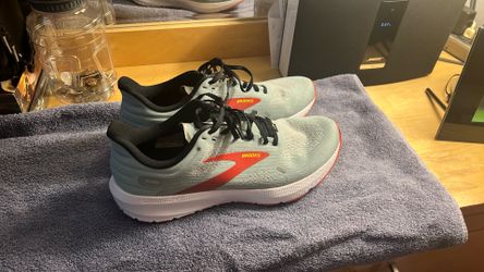 Brooks Launch 9 Running Shoes 