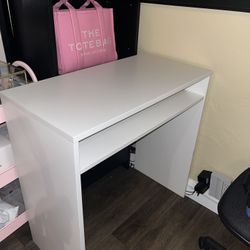White Desk 