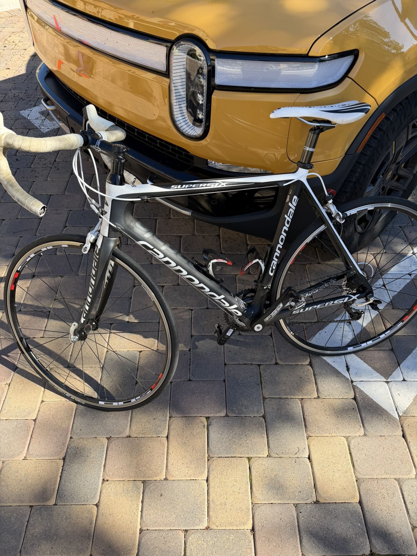 Cannondale SuperSix Carbon Road Bike (56cm) – SRAM Apex 10-Speed