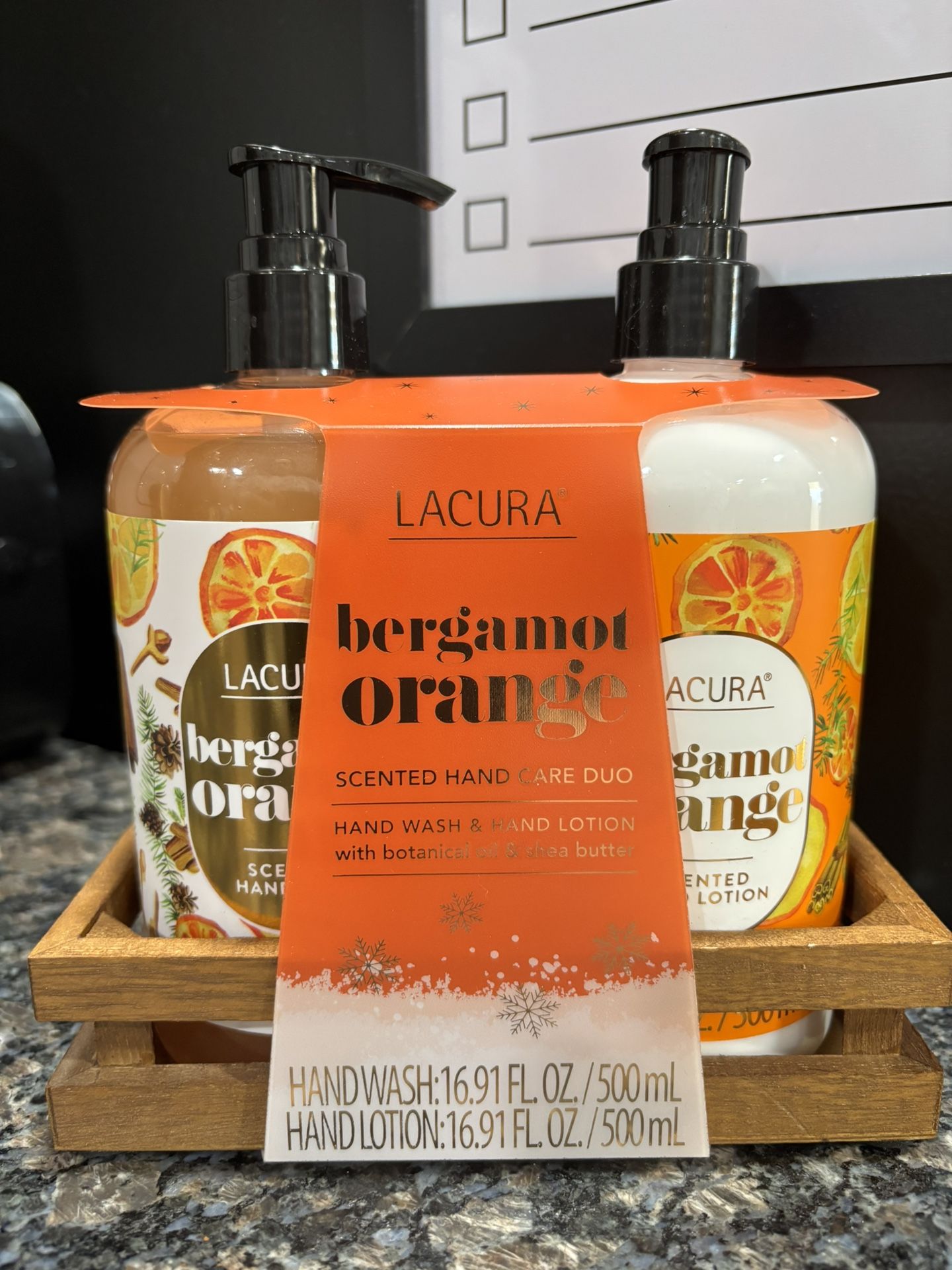 NEW LACURA BERGAMOT ORANGE SCENTED HAND CARE DUO IN TRAY $8!!