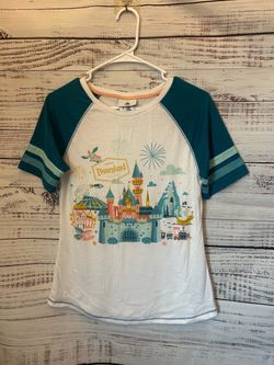 Women Disneyland park shirt size medium