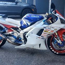 2001 Yamaha R1