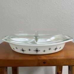 Vintage Pyrex Compass  1 1/2 Quart Divided Dish Milk Glass Antique