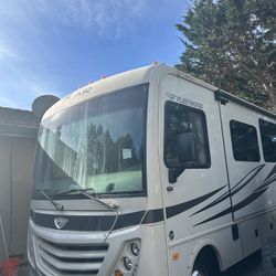 2017 Showing This Week  RV For Sale Like New LOW MILES EXCELLENT CONDITION 