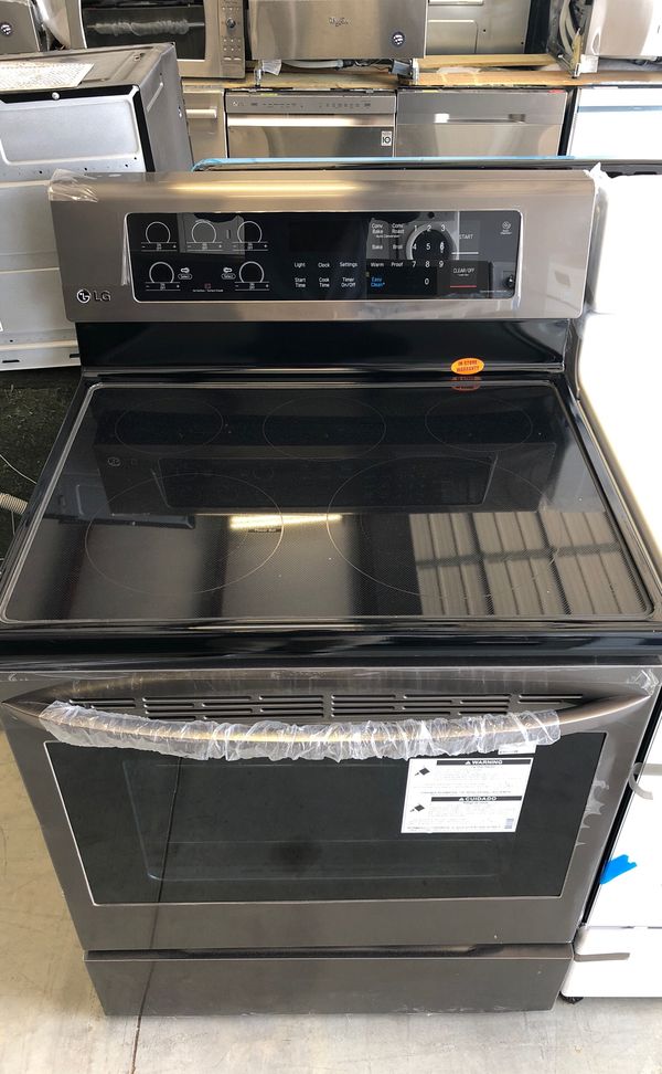 New 30 Lg Electric Stove With Convection In Black Stainless