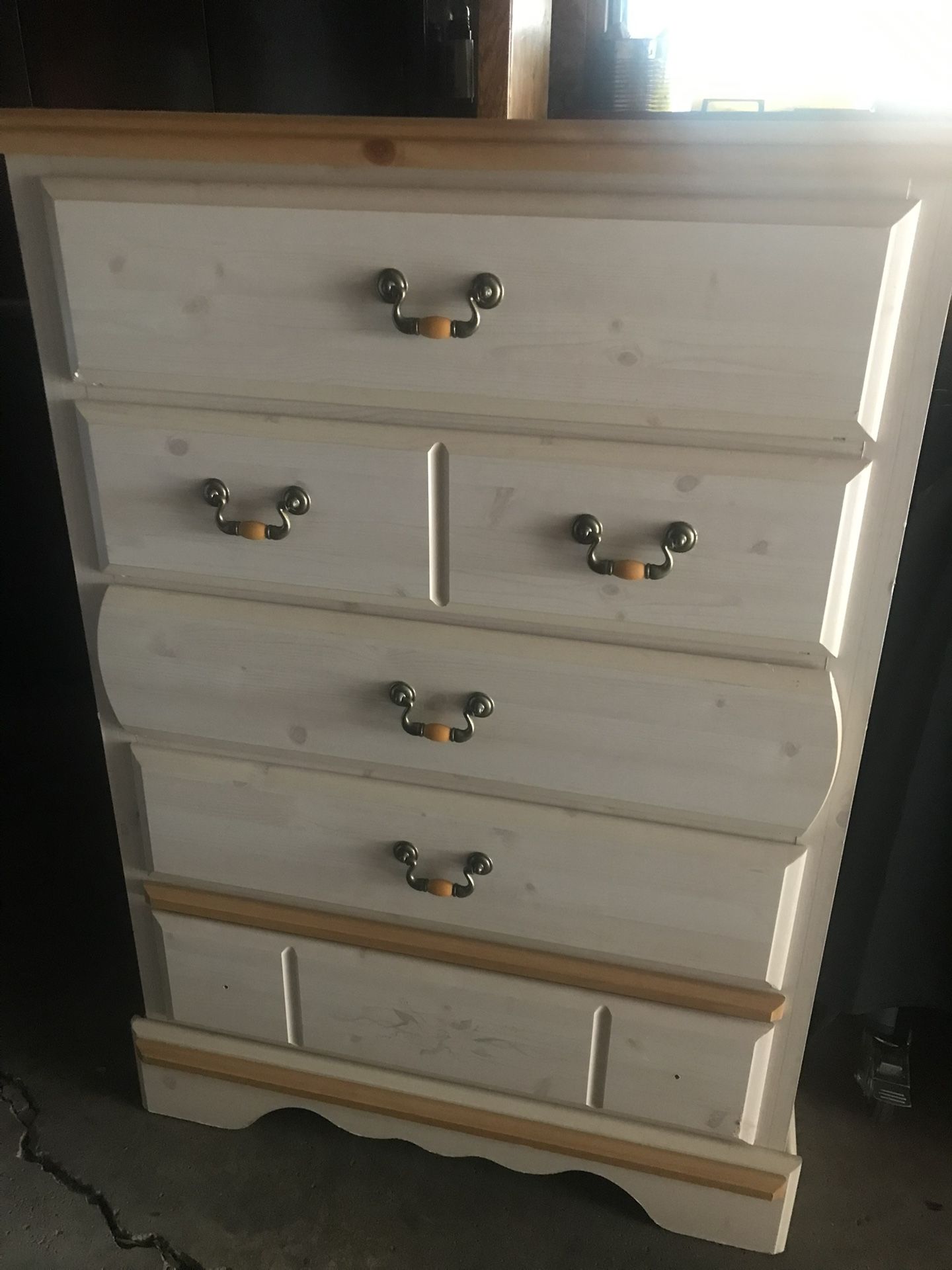 Kathy ireland 5-drawer dresser