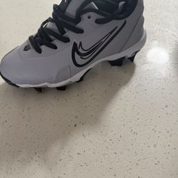 Youth Baseball Cleats